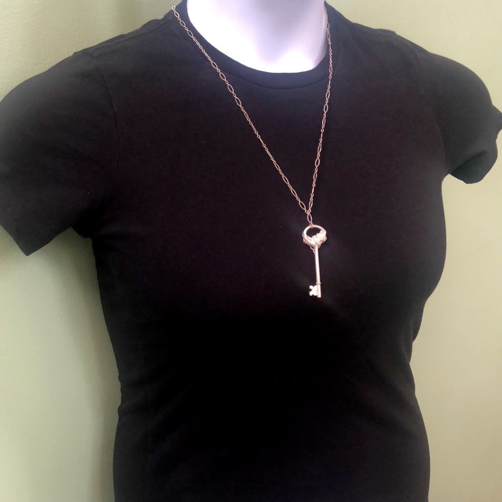 Sterling Silver Necklace w/Key Pendant - Picture 2 of 11
